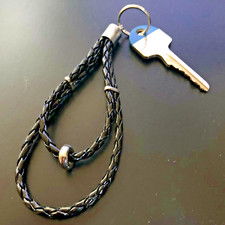 Portachiavi in pelle nera da